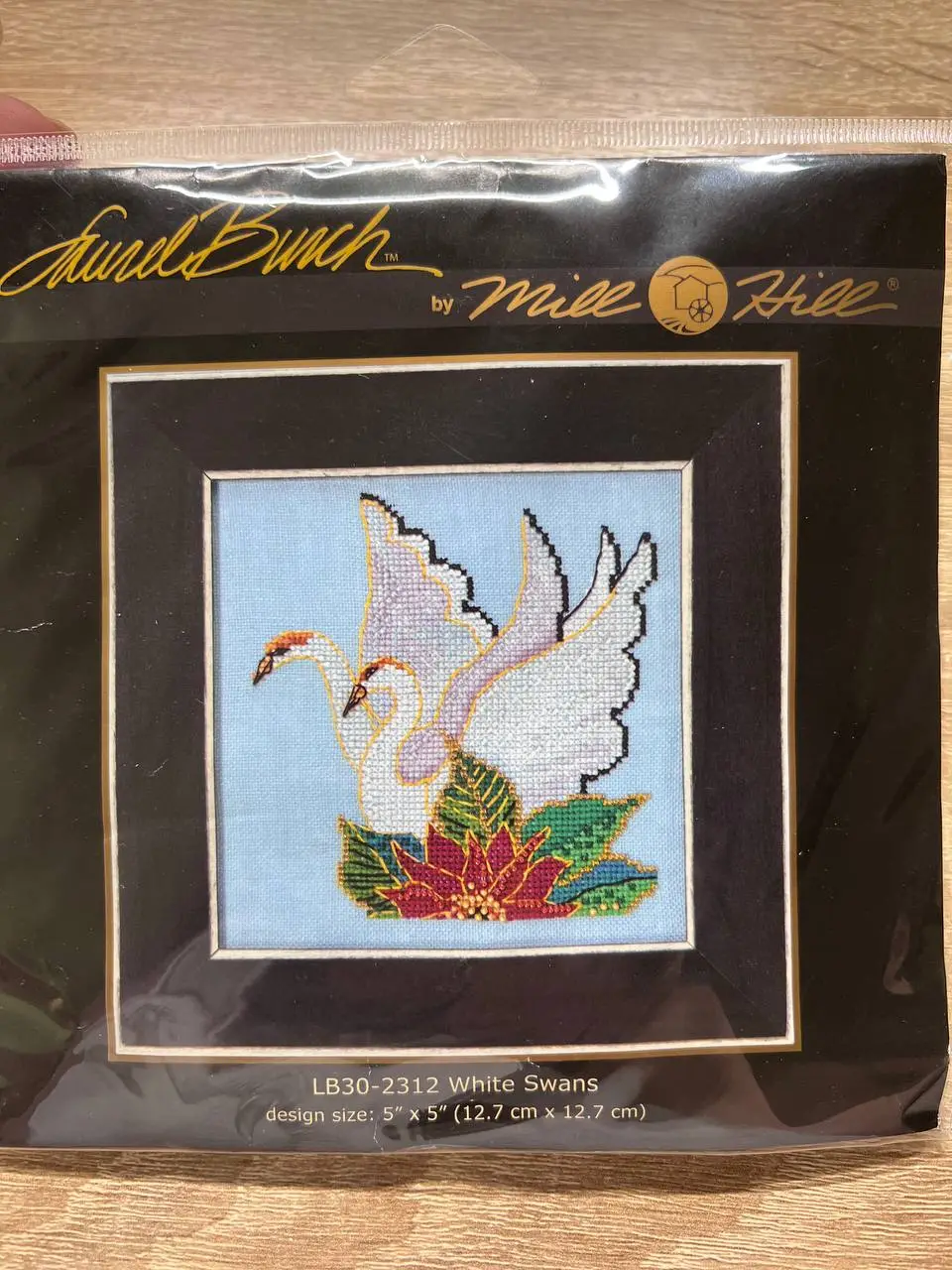 Mill Hill LB30-2312 White Swans — схемы и наборы